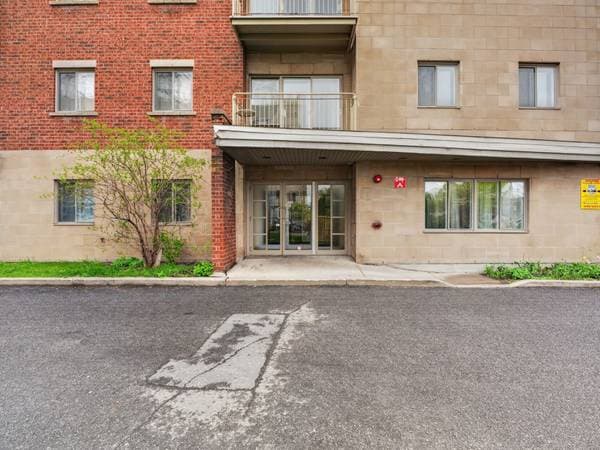 445 Av. Ste-Croix #609, Montréal (Saint-Laurent) — photo 2