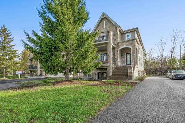 163 Av. du Sablon #A, Bois-des-Filion — photo 1