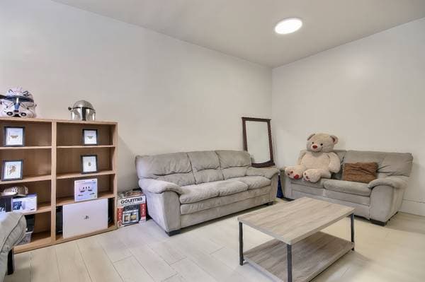 6927 -6931 Rue Hutchison, Montréal (Villeray/Saint-Michel/Parc-Extension) — photo 7