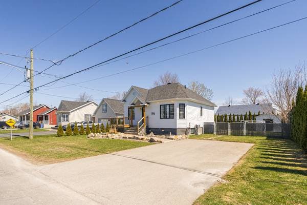 196 16e Avenue, Saint-Zotique — photo 4