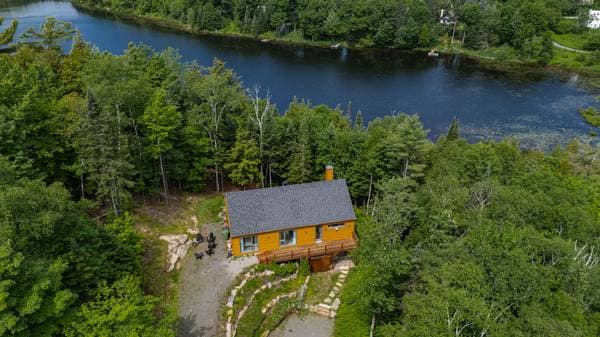 285 Ch. Laurier, Saint-Sauveur — photo 1