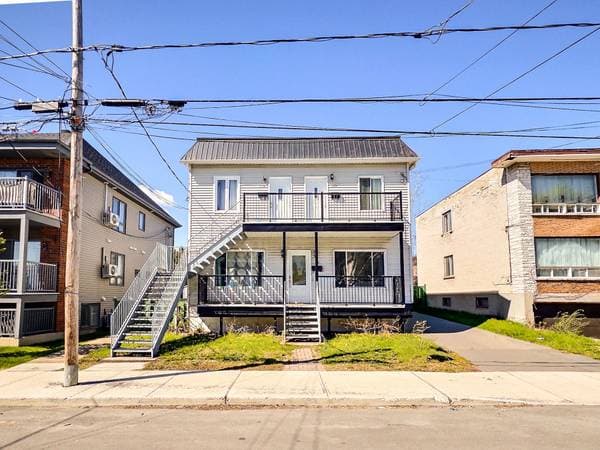 30 -30B Av. Laval, Laval (Laval-des-Rapides) — photo 2
