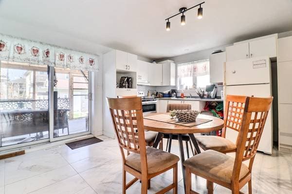 30 -30B Av. Laval, Laval (Laval-des-Rapides) — photo 5