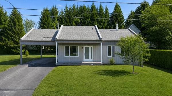 216 33e Rue, Notre-Dame-des-Pins — photo 1