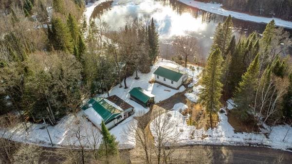 18 Ch. de la Rivière, Lac-du-Cerf — photo 1