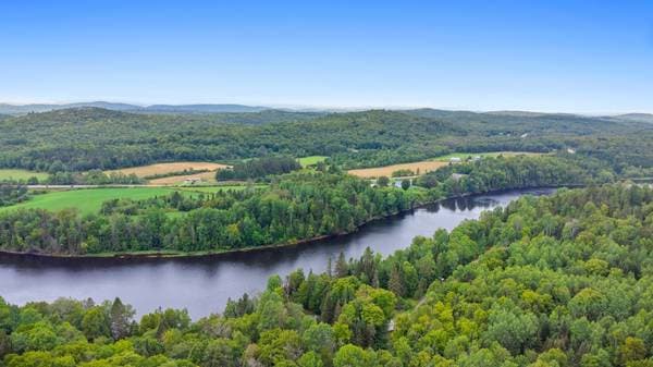 18 Ch. de la Rivière, Lac-du-Cerf — photo 26
