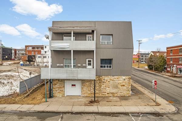 302 -308 5e Avenue, Shawinigan — photo 1