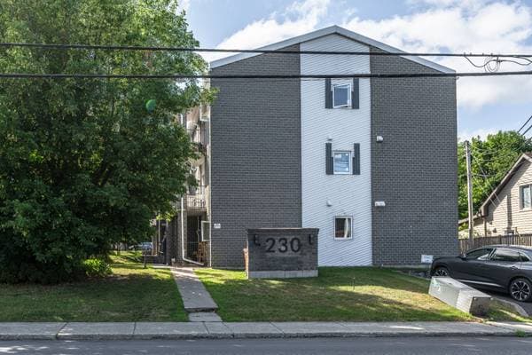 230 Rue Denison O. #2, Granby — photo 2