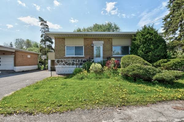 house — 8160 Boul. des Mille-Îles, Laval (Saint-François)
