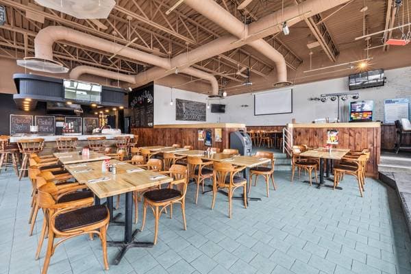 commercial — 1299 Av. de la Gare, Mascouche