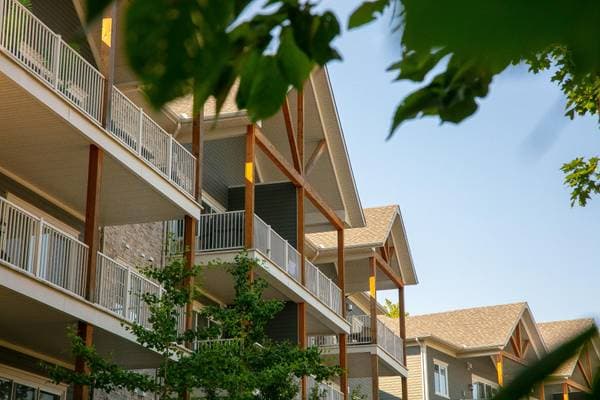 235 Rue du Cercle-des-Cantons #323, Bromont — photo 1