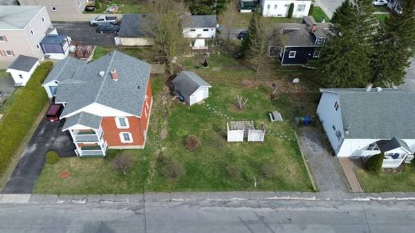 land — Rue Hall, Magog