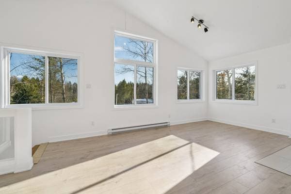 696 Rue des Hirondelles, Saint-Hippolyte — photo 11