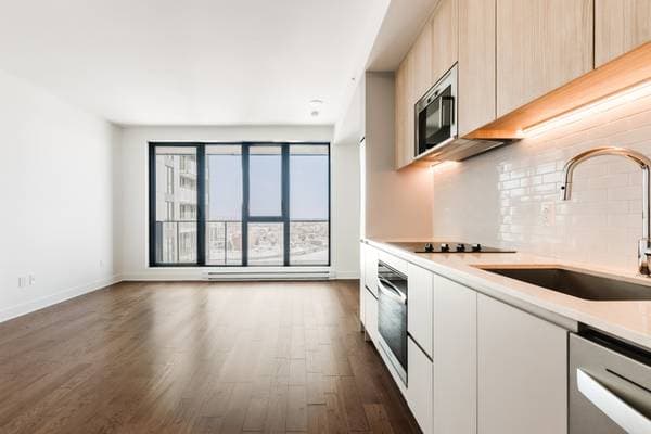 200 Rue Marie-Charles-Le Moyne #1404, Longueuil (le Vieux-Longueuil) — photo 1