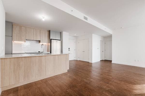 200 Rue Marie-Charles-Le Moyne #1809, Longueuil (le Vieux-Longueuil) — photo 2