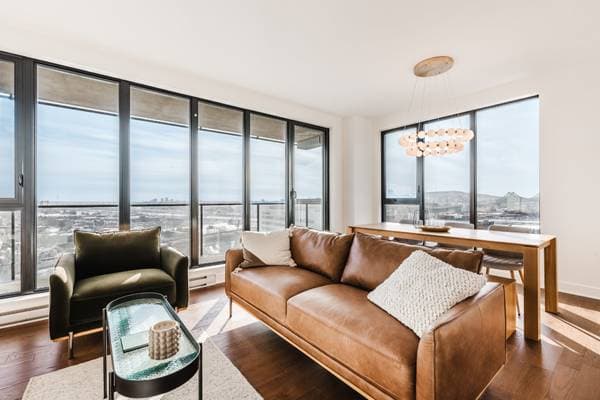 200 Rue Marie-Charles-Le Moyne #1801, Longueuil (le Vieux-Longueuil) — photo 2