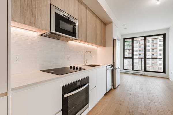 200 Rue Marie-Charles-Le Moyne #703, Longueuil (le Vieux-Longueuil) — photo 3