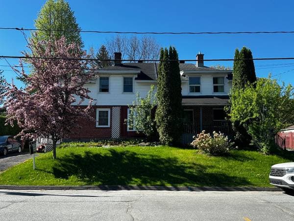 plex — 1254 Rue Champlain, Sherbrooke (les Nations)
