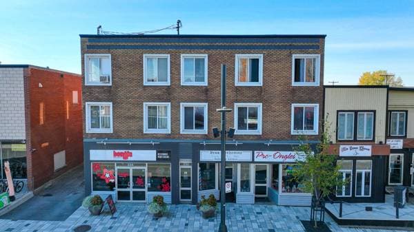 334 -338 Rue Principale, Granby — photo 1