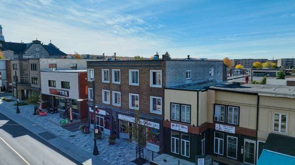 334 -338 Rue Principale, Granby — photo 3