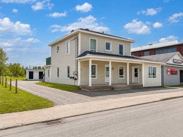 527 -529 Rue St-Germain E., Rimouski — photo 1