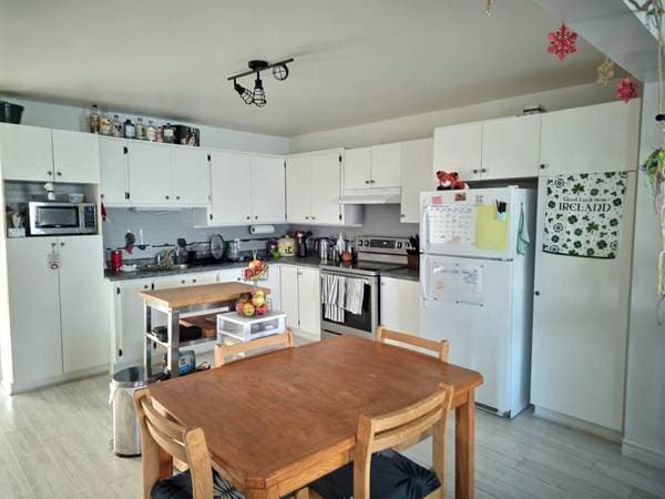 527 -529 Rue St-Germain E., Rimouski — photo 7