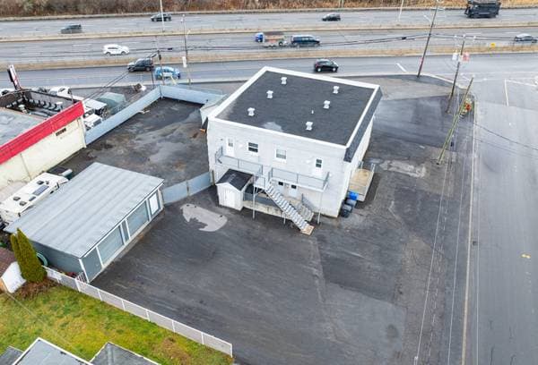 3040 Rue Harvey, Longueuil (Saint-Hubert) — photo 2