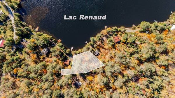 Ch. du Bord-du-Lac, Sainte-Adèle — photo 1