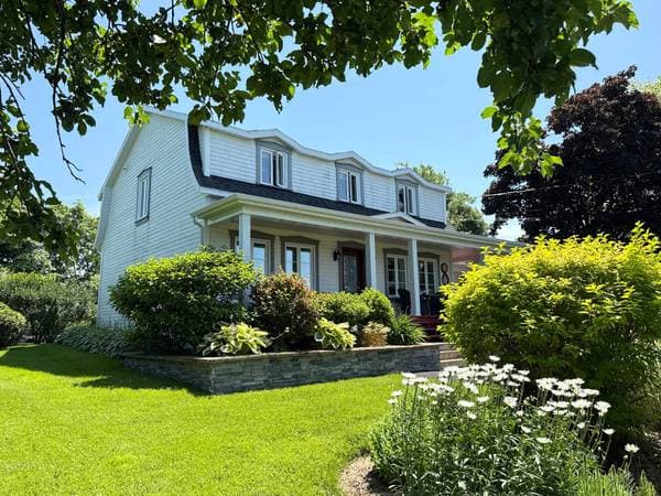 8 Route 132 O., Sainte-Anne-de-la-Pocatière — photo 2