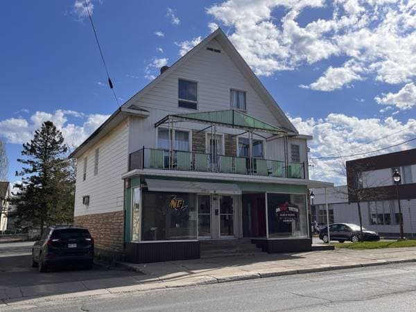 1539 -1543 Boul. Jacques-Cartier, Mont-Joli — photo 3