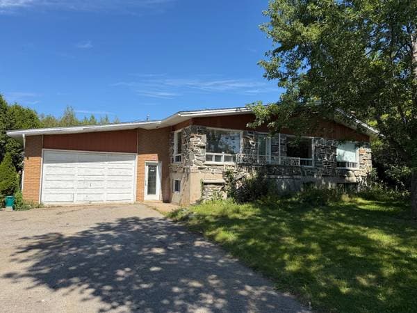 house — 420 Ch. de la Côte-St-Louis E., Blainville