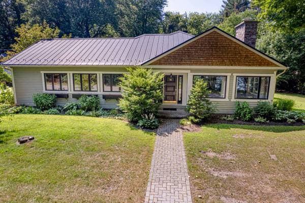 house — 16 Rue Wharf, Hudson