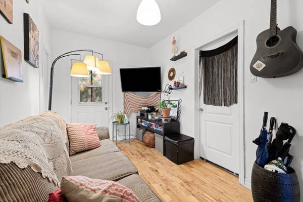 2533 -2537 Av. d'Orléans, Montréal (Mercier/Hochelaga-Maisonneuve) — photo 4