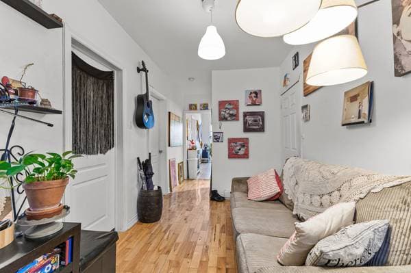 2533 -2537 Av. d'Orléans, Montréal (Mercier/Hochelaga-Maisonneuve) — photo 6