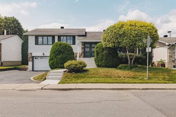 201 Rue Roseval, Laval (Sainte-Rose) — photo 1