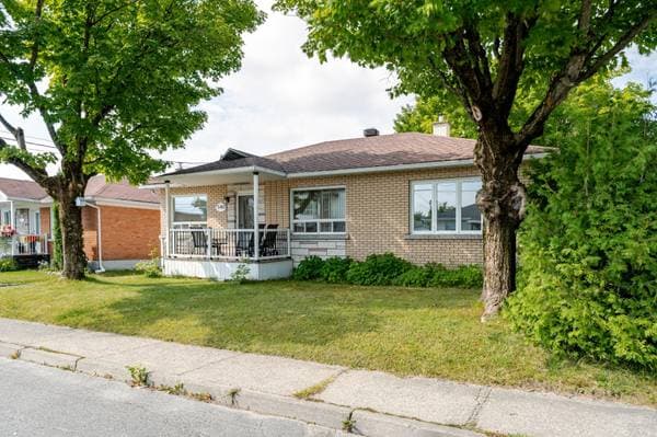 540 Rue Charest, Thetford Mines — photo 2