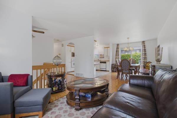 3125 Rue Sicotte, Longueuil (Saint-Hubert) — photo 4