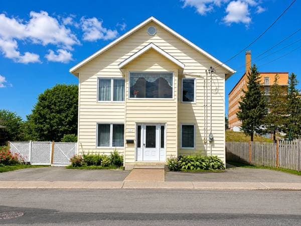 84 -86 Av. Rioux, Mont-Joli — photo 1