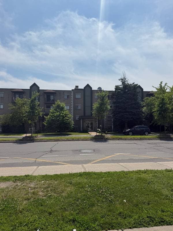 250 15e Rue #202, Laval (Laval-des-Rapides) — photo 2