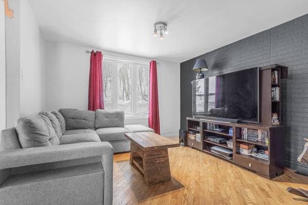 71 Av. Ste-Brigitte, Sainte-Brigitte-de-Laval — photo 9