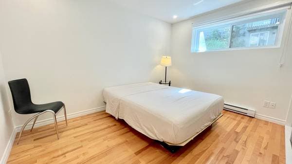1098 Rue St-Timothée, Montréal (Ville-Marie) — photo 8