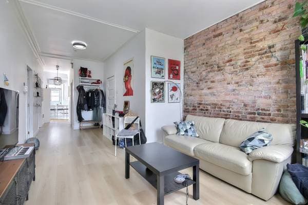 6927 -6931 Rue Hutchison, Montréal (Villeray/Saint-Michel/Parc-Extension) — photo 3