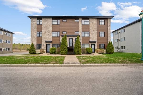 156 Rue du Grenoble, Lachute — photo 2