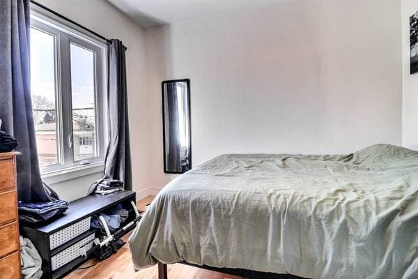 30 -30B Av. Laval, Laval (Laval-des-Rapides) — photo 17
