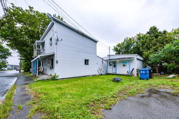 plex — 66 -68 Rue Penon, Salaberry-de-Valleyfield